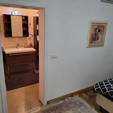 Appartement Hari Sarajevo, Spacy Apartments, Free Parking, Aircondition, Airport 1,5 Km