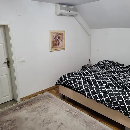 Hari Sarajevo, Spacy Apartments, Free Parking, Aircondition, Airport 1,5 Km Sarajevo