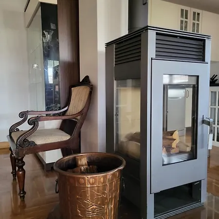 Appartement Hari Sarajevo, Spacy Apartments, Free Parking, Aircondition, Airport 1,5 Km
