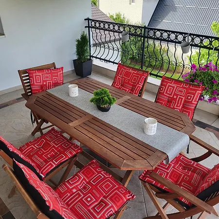 Hari Sarajevo, Spacy Apartments, Free Parking, Aircondition, Airport 1,5 Km *