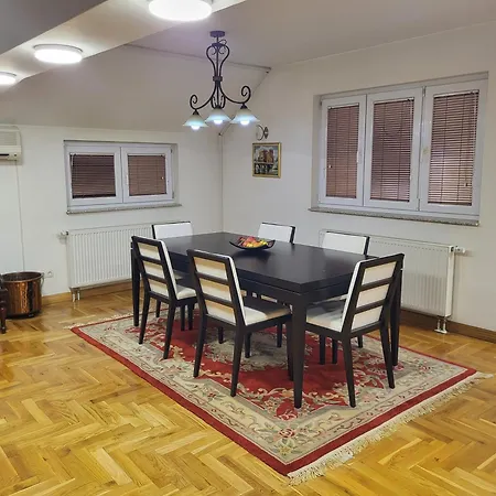 Hari Sarajevo, Spacy Apartments, Free Parking, Aircondition, Airport 1,5 Km Apartment Sarajevo