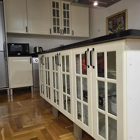 Hari Sarajevo, Spacy Apartments, Free Parking, Aircondition, Airport 1,5 Km * Sarajevo
