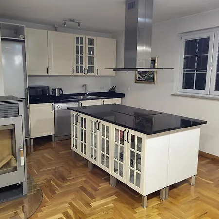 Hari Sarajevo, Spacy Apartments, Free Parking, Aircondition, Airport 1,5 Km Appartement Sarajevo