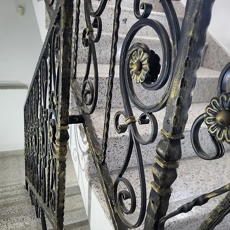 Hari Sarajevo, Spacy Apartments, Free Parking, Aircondition, Airport 1,5 Km Appartement *