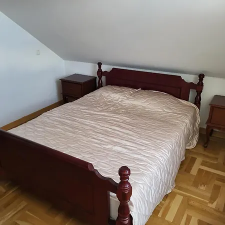Hari Sarajevo, Spacy Apartments, Free Parking, Aircondition, Airport 1,5 Km Sarajevo