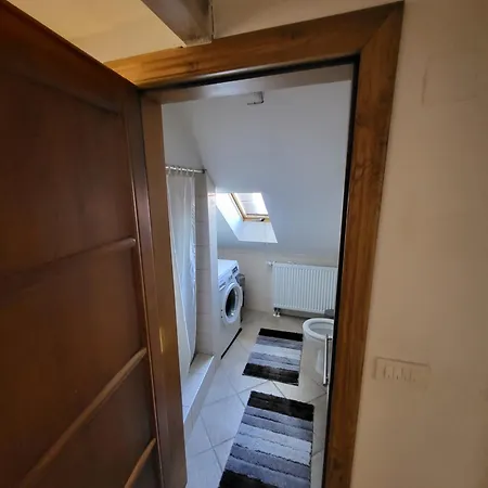 Hari Sarajevo, Spacy Apartments, Free Parking, Aircondition, Airport 1,5 Km * Sarajevo