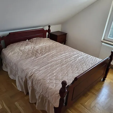 Hari Sarajevo, Spacy Apartments, Free Parking, Aircondition, Airport 1,5 Km Appartement