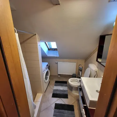 Apartment Hari Sarajevo, Spacy Apartments, Free Parking, Aircondition, Airport 1,5 Km