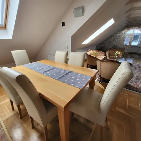 Hari Sarajevo, Spacy Apartments, Free Parking, Aircondition, Airport 1,5 Km Appartement