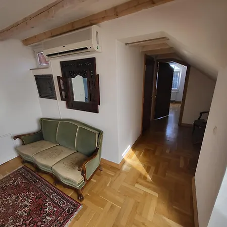 Appartement Hari Sarajevo, Spacy Apartments, Free Parking, Aircondition, Airport 1,5 Km