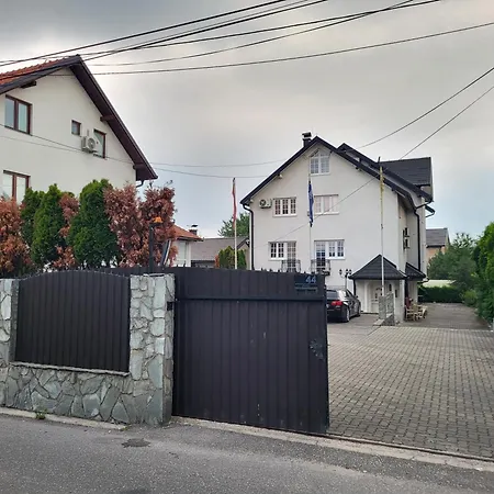 Hari Sarajevo, Spacy Apartments, Free Parking, Aircondition, Airport 1,5 Km Sarajevo